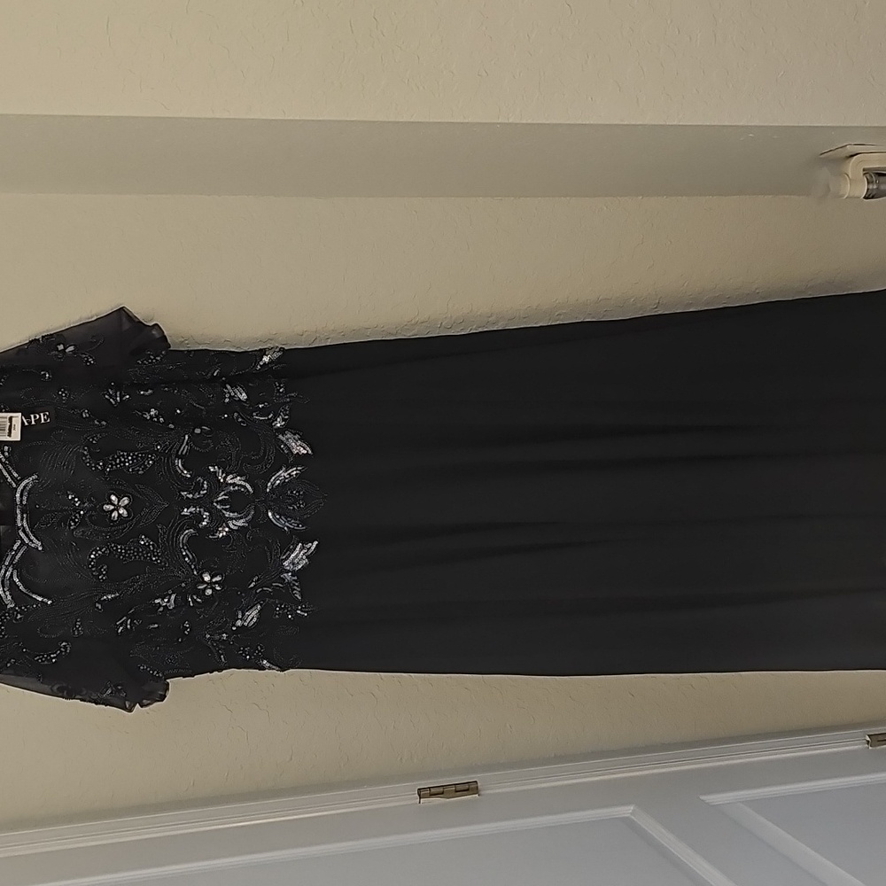XSCAPE Women's Charcoal Beaded Chiffon Short Sleeve Formal Gown NWT - Picture 16 of 17